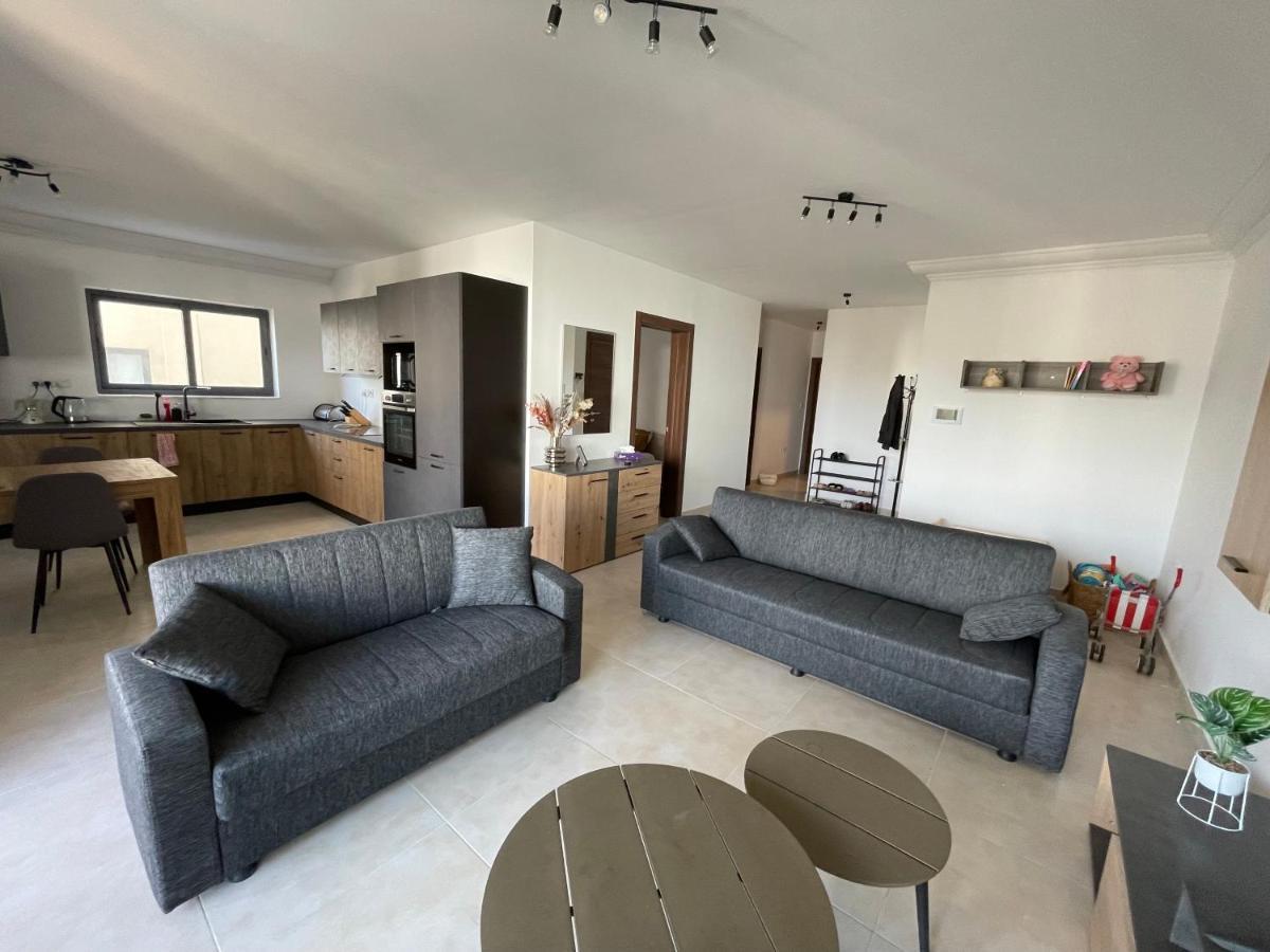 Blue Skies Family Apartment With Terrace St. Paul's Bay Bagian luar foto